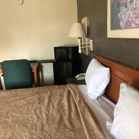 Airport Inn And Suites 圖爾薩 外观 照片