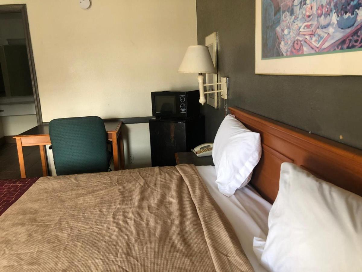 Airport Inn And Suites 圖爾薩 外观 照片